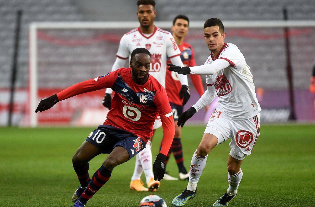 而闻名于世 而闻名于世